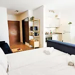 Komm - Panoramablick - Balkon - Küche - Parkplatz *