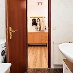 Komm - Panoramablick - Balkon - Kueche - Parkplatz דירה זול
