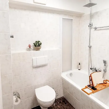 Komm - Panoramablick - Balkon - Kueche - Parkplatz דירה זול