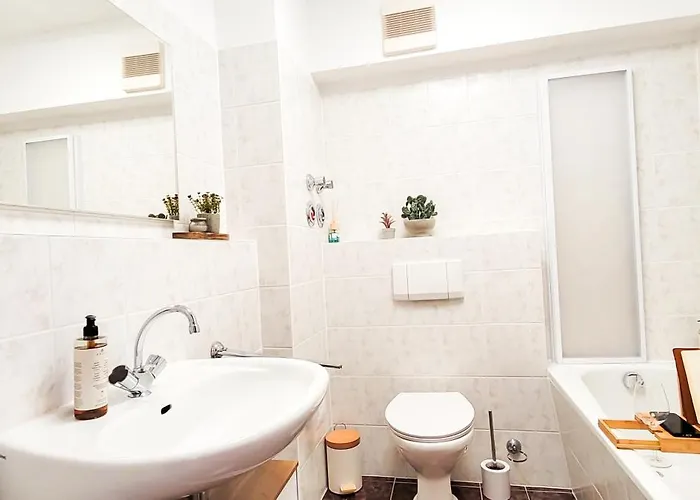 Daire Komm - Panoramablick - Balkon - Kueche - Parkplatz *