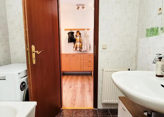 Komm - Panoramablick - Balkon - Kueche - Parkplatz * Suhl