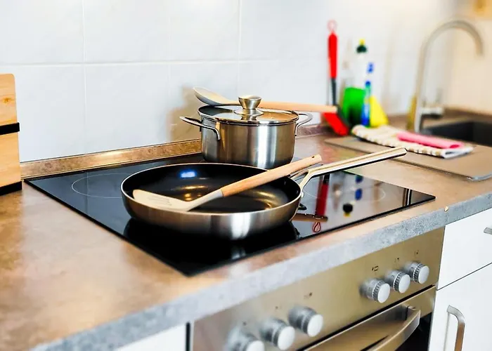 Komm - Panoramablick - Balkon - Kueche - Parkplatz Apartment